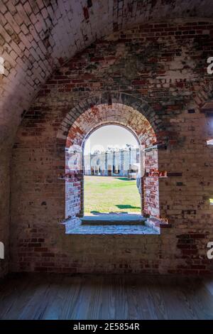 Vue sur la cour centrale du parc national de fort Macon à Atlantic Beach, en Caroline du Nord. Fort Macon a été construit après la guerre de 1812 à d. Banque D'Images