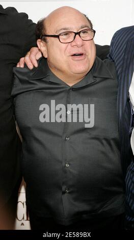 Danny DeVito, copropriétaire, arrive pour l'ouverture officielle du restaurant Devito South Beach. Miami Beach, Floride 6/13/07. DeVito South Beach Restaurant, Miami Beach FL. [[FAM]] Banque D'Images