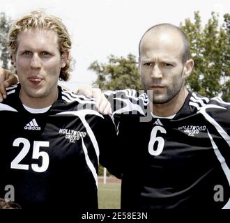 L'acteur britannique Jason Statham assiste à Soccer for Survivors, un événement caritatif au profit du Programme pour les victimes de la torture ou PTV. Le match a été accompagné d'artistes et de joueurs internationaux de football, notamment Steve Jones, Jimmy-John Louis, Santiago Cabrera, Costas Mandylor, Vinnie Jones, Alexi Lalas, Martin Vasquez, Frank LeBouef, Eric Wynalda, Barry Venison et Richard Gough. Beverly Hills, Californie 7/22/07. [[wam]] Banque D'Images