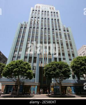 Exclusif !! Johnny Depp aurait payé 2,000,000 $ pour un appartement de grand standing dans les Lofts récemment reconvertis de l'est de Columbia dans le centre-ville de Los Angeles, en Californie. Le bâtiment art déco de 13 étages, avec une feuille d'or à l'extérieur, date des années 1930. Le bâtiment dispose d''une terrasse très ensoleillée avec piscine, d''une terrasse de loisirs et d''un studio de remise en forme. Depp possède également un manoir de style château à West Hollywood. Los Angeles, Californie, 7/28/07. [[ral]] Banque D'Images