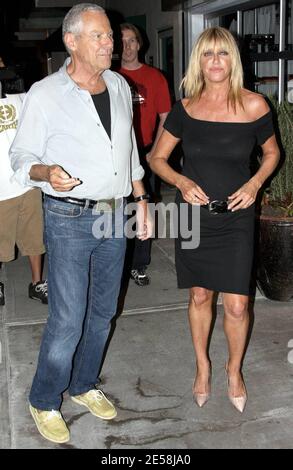 Suzanne Somers aime dîner à Malibu, en Californie, le 9/1/07. [[mar]] Banque D'Images