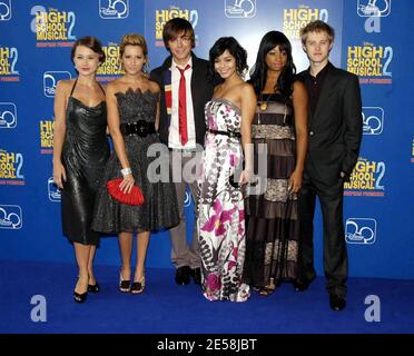 Le casting de "High School musical 2" à leur première européenne à l'O2 Arena. Londres, Royaume-Uni. 9/2/07. [[carte]] Banque D'Images