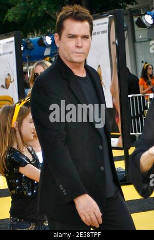 Ray Liotta et sa fille assistent à la première « Black & Yellow » de Los Angeles du « Bee Movie » de Dreamworks animation à Westwood, en Californie, le 10/28/07. [[laj]] Banque D'Images