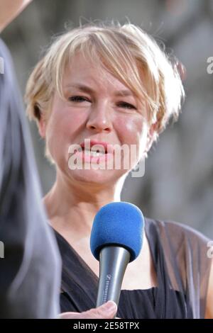 Renee Zellweger participe à la première « Black & Yellow » de Dreamworks animation, à Westwood, en Californie, le 10/28/07. [[laj]] Banque D'Images