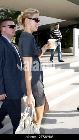 Le Supermodel tchèque et le Victoria Secret Angel Karolina Kurkova étaient en ville cet après-midi et se sont arrêtés pour un repas rapide à la salle de presse de West Hollywood, CA. 11/29/07. [[wam]] Banque D'Images