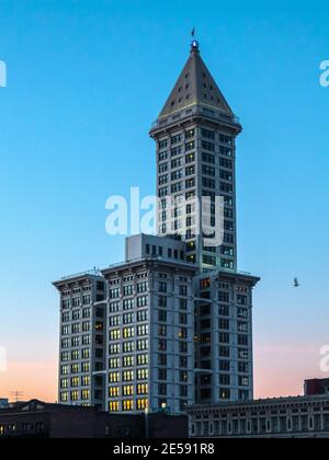 Le Smith Tower Scyscraper de Seattle était le 4e plus haut bâtiment du monde lorsqu'il a été ouvert au public en 1914. Banque D'Images