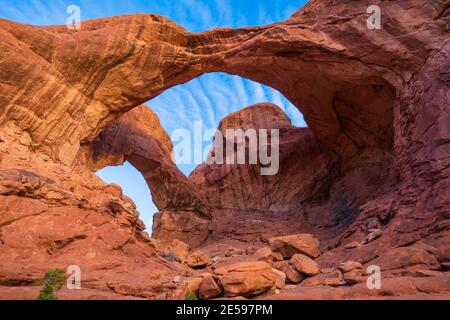 Arches National Park est un parc national américain dans l'est de l'Utah. Le parc est situé sur le fleuve Colorado à 4 miles (6.4 km) au nord de Moab, Utah. Banque D'Images