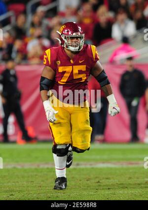 (PHOTOS DU FICHIER).ancien agent de garde offensif des chevaux de Troie USC (75) Alijah Vera-Tucker devrait passer le 1er tour de la version finale de la NFL, ici il est photographié le 19 octobre 2019 par rapport aux Arizona Wildcats, la version finale de la NFL aura lieu à Cleveland, Ohio, le 29 avril 2021.(crédit obligatoire : Jose/MarinMedia.org/Cal Sport Media) (photographe complet absolu et crédits requis) Banque D'Images