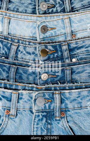 vue rapprochée de divers jeans bleus Banque D'Images
