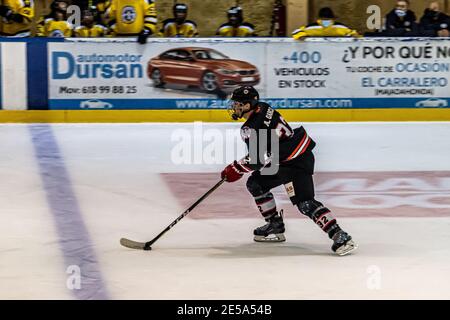 MAJADAHONDA, ESPAGNE - 14 novembre 2020: Match de hockey sur glace masculin entre SAD Majadahonda et CG Puigcerda tenu à la patinoire la Nevera à Majadahonda sur non Banque D'Images