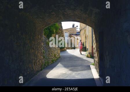 Alley, France, Provence, Alpes de haute Provence, Gréoux-les-bains Banque D'Images