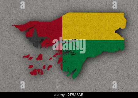 Carte et drapeau de la Guinée-Bissau sur le feutre Banque D'Images