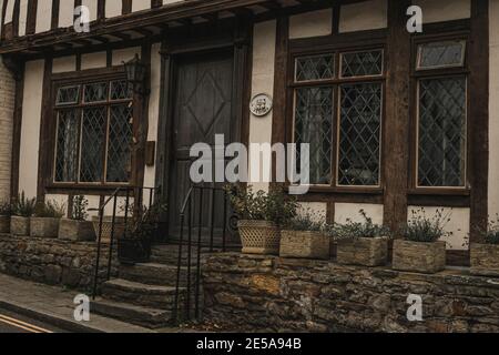 Entrée / porte du cottage à Rye, East Sussex, Angleterre, Royaume-Uni. Banque D'Images