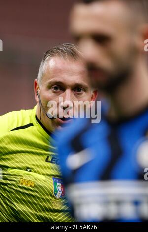 Milan, Italie. 26 janvier 2021. Milan, Italie, Giuseppe Meazza San Siro stade, 26 janvier 2021, l'arbitre Paolo Valeri pendant FC Internazionale vs AC Milan - football italien Coppa Italia match Credit: Francesco Scaccianoce/LPS/ZUMA Wire/Alay Live News Banque D'Images