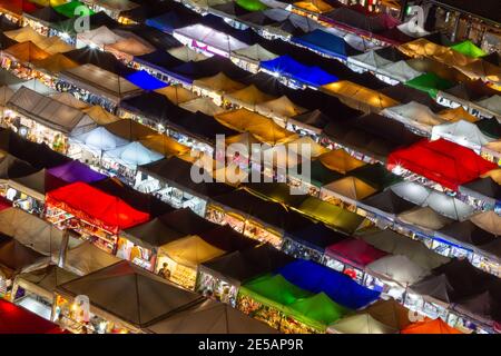 Le marché de Chatuchak est l'un des célèbres marchés commerciaux de Bangkok en Thaïlande. Banque D'Images