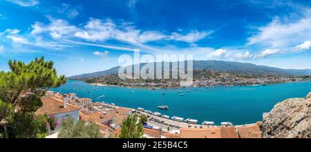 Poros dans une journée d'été en Grèce Banque D'Images