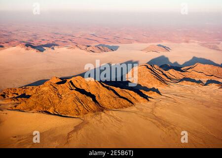 Vue imprenable. plus de Canyon de Sesriem de ballon à air chaud, la Namibie. Banque D'Images