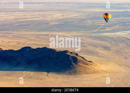 Vue à couper le souffle sur Sesriem Canyon depuis le ballon d'air chaud. Namibie. Banque D'Images