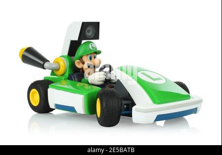 28 décembre 2020: Jouet kart de Mariokart Live Home circuit jeu vidéo, Luigi set, sur le backgorund blanc. Mariokart Live Home circuit est un développeur de jeux vidéo Banque D'Images