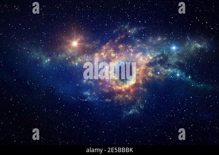 Trou noir et vagues cosmiques dans l'espace profond. Nebula au centre d'une galaxie amas dans l'univers. Fond des constellations d'étoiles. Banque D'Images
