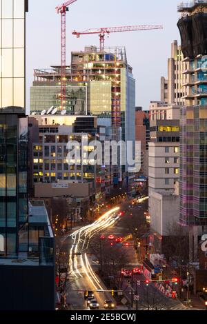 USA Maryland MD Bethesda Skyline le soir avec nouvelle construction des immeubles de bureaux et résidentiels Banque D'Images