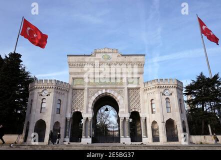 Le campus principal de l'Université d'Istanbul en Turquie est situé à Beyazit. Beyazit fait partie du vieux centre et des quartiers touristiques d'Istanbul. Banque D'Images