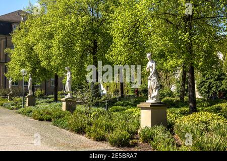 Allemagne, Stuttgart: Schlossplatz (place du château): Schlossplatz est la plus grande place du centre-ville de Stuttgart Banque D'Images