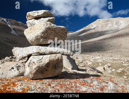 Homme de pierre sur les montagnes Banque D'Images