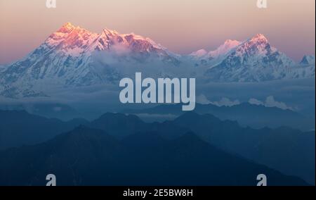 Vue en soirée sur le mont Annapurna - népal Banque D'Images