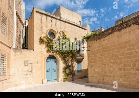 Maison et porte d'entrée dans la Bastion Mdina Malte de Saint Agatha Banque D'Images