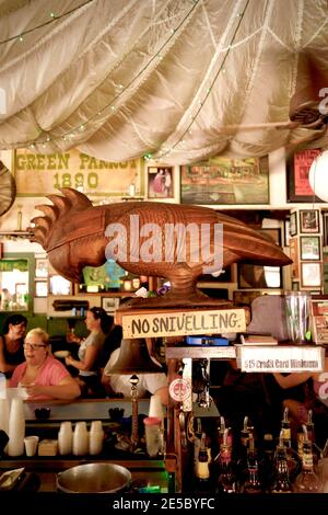 Green Parrot Bar à Key West, Floride, États-Unis. Le point le plus méridional dans la zone continentale des États-Unis. Destination de vacances sur l'île pour un tourisme détendu. Banque D'Images