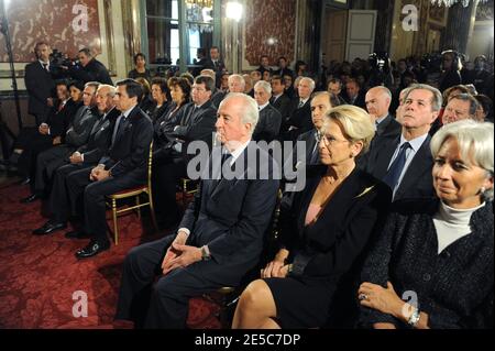 (1er tour) Jean-Louis Borloo, Rachida Dati, Bernard Accoyer, Christian Poncelet, François Fillon, Darcos, Edouard Balladur, Michele Alliot-Marie, Christine Lagarde (2e tour) Christine Boutin, Roselyne Bachelot-Narquin, Xavier Darcos, Roger Karoutchi, Jean-Louis Debre lors de la cérémonie où l'amendement à la Constitution française a été conclu avec le sceau de la nation au ministère de la Justice à Paris, en France, le 1er octobre 2008. Photo de Jacques Witt/Pool/ABACAPRESS.COM Banque D'Images