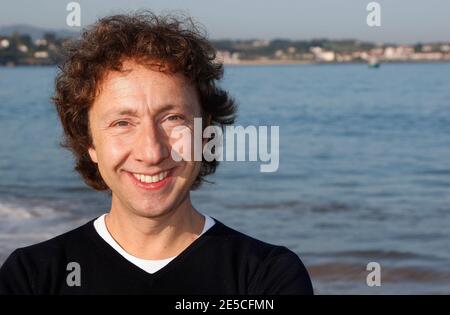 Stephane Berne pose sur la plage, lors du 13ème Festival International du film Saint-Jean-de-Luz à Saint-Jean de Luz, France, le 9 octobre 2008. Photo de Patrick Bernard/ABACAPRESS.COM Banque D'Images