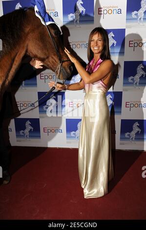 Nathalie Marquay arrive au dîner de gala du 15e Festival annuel d'Epona à Cabourg, en France, le 11 octobre 2008. Photo de Mehdi Taamallah/ABACAPRESS.COM Banque D'Images