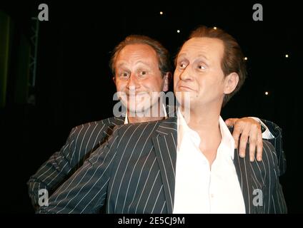 L'acteur Benoit Poelvoorde dévoile sa cire au Musée Grévin à Paris, en France, le 13 octobre 2008. Photo de Denis Guignebourg/ABACAPRESS.COM Banque D'Images