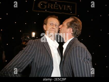 L'acteur Benoit Poelvoorde dévoile sa cire au Musée Grévin à Paris, en France, le 13 octobre 2008. Photo de Denis Guignebourg/ABACAPRESS.COM Banque D'Images