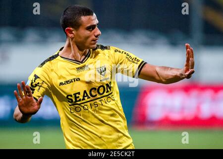 VENLO, PAYS-BAS - JANVIER 27: Georgios Giakoumakis de VVVV Venlo célébrant son 4ème objectif officiel Alex Bos lors de ce match (4:1) en néerlandais Banque D'Images