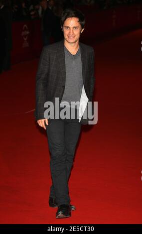 Gael Garcia Bernal arrive sur le tapis rouge avant la projection de '8' lors du 3ème 'Festival du film de Rome' à Rome, Italie, le 23 octobre 2008. Photo de Denis Guignebourg/ABACAPRESS.COM Banque D'Images