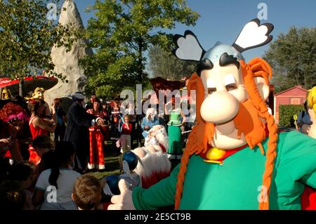 Lancement de la nouvelle attraction « les Vikings débarquent » à la station de divertissement du Parc Astérix dans la Marne-la-Vallée près de Paris, France, le 23 octobre 2008. Photo d'Alain Apaydin /ABACAPRESS.COM Banque D'Images