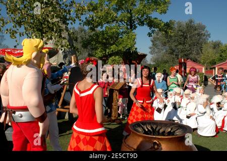 Lancement de la nouvelle attraction « les Vikings débarquent » à la station de divertissement du Parc Astérix dans la Marne-la-Vallée près de Paris, France, le 23 octobre 2008. Photo d'Alain Apaydin /ABACAPRESS.COM Banque D'Images