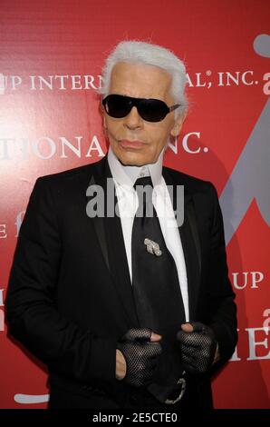 Le designer allemand Karl Lagerfeld assiste au Fashion Group International présente la 25e nuit annuelle des étoiles en hommage aux 'alchimistes' qui se sont tenus à Cipriani Wall Street New York City, NY, USA le 23 octobre 2008. Photo de David Miller/ABACAPRESS.COM Banque D'Images