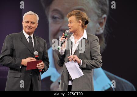 Bernard Fornas, PDG de Cartier, et Aude Zieseniss de Thuin, fondatrice et PDG du Forum des femmes, assistent à la quatrième édition de la rencontre mondiale du Forum des femmes au centre international de Deauville, en Normandie, du 16 au 18 octobre 2008. Photo par ABACAPRESS.COM Banque D'Images