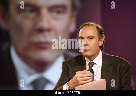 Xavier Couture, directeur de la division Orange Content, participe à la quatrième édition de la rencontre mondiale du Forum des femmes au centre international de Deauville, en Normandie, en France, du 16 au 18 octobre 2008. Photo par ABACAPRESS.COM Banque D'Images