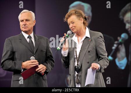 Bernard Fornas, PDG de Cartier, et Aude Zieseniss de Thuin, fondatrice et PDG du Forum des femmes, assistent à la quatrième édition de la rencontre mondiale du Forum des femmes au centre international de Deauville, en Normandie, du 16 au 18 octobre 2008. Photo par ABACAPRESS.COM Banque D'Images