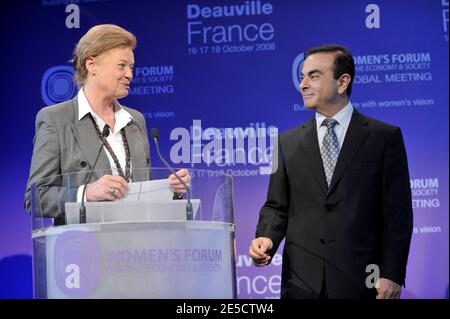 Aude Zieseniss de Thuin, fondatrice et PDG du Forum des femmes, avec Carlos Ghosn, PDG de Renault, participe à la quatrième édition de la rencontre mondiale du Forum des femmes au centre international de Deauville, en Normandie, du 16 au 18 octobre 2008. Photo par ABACAPRESS.COM Banque D'Images