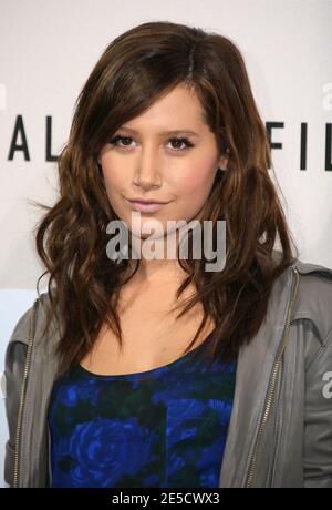 Ashley Tisdale pose lors d'une séance photo de 'High School musical III' dans le cadre du 3ème 'Festival du film de Rome' à Rome, Italie, le 26 octobre 2008. Photo de Denis Guignebourg/ABACAPRESS.COM Banque D'Images