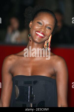 Fatou n'Diaye arrive avant la projection d'aide toi et le ciel T'Aidera dans le cadre du 3ème Festival du film de Rome, le 27 octobre 2008. Photo de Denis Guignebourg/ABACAPRESS.COM Banque D'Images