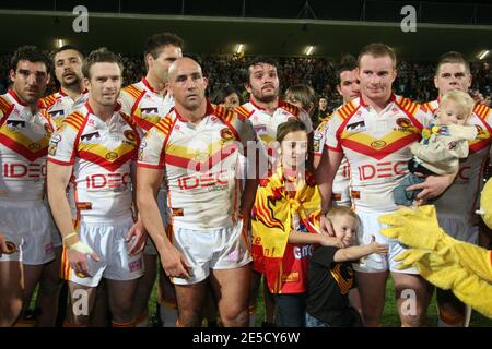 Les Catalans Dragon Thomas Bosc, Sébastien Raguin, Justin Murphy, Dane Carlaw, Jason Croker, Jean-Philippe Baile, Clint Greenshields, John Wilson et Remi Casty lors du match de rugby engage Super League, les Catalans Dragons contre Wigan Warriors au stade Gilbert Brutus de Perpignan, en France, le 20 septembre 2008. Wigan Warriors a gagné 26-50. Photo de Michel Clemmentz/Cameleon/ABACAPRESS.COM Banque D'Images