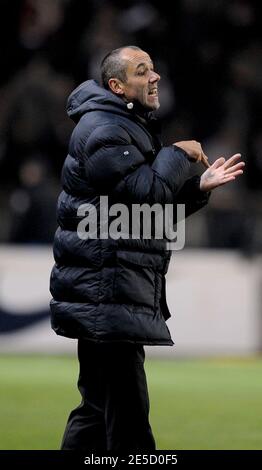 Paul le Guen, entraîneur du PSG, lors du match de football de la première Ligue française, Paris Saint-Germain contre Toulouse, à Paris, en France, le 29 octobre 2008. Toulouse a gagné 1-0. Photo de Henri Szwarc/Cameleon/ABACAPRESS.COM Banque D'Images