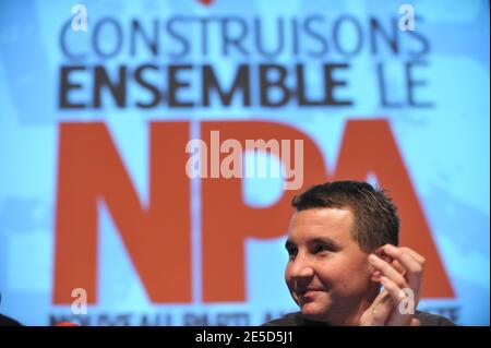 Le chef de la Ligue révolutionnaire communiste (LCR) Olivier Besancenot assiste à la première réunion du parti NPA à la Mutualite à Paris, en France, le 6 novembre 2008. Le parti NPA 'Nouveau Parti Anticapitaliste' sera créé le 2009 janvier. Photo de Mousse/ABACAPRESS.COM Banque D'Images